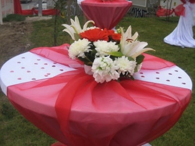 kokteyl masası çiçek süslemesi